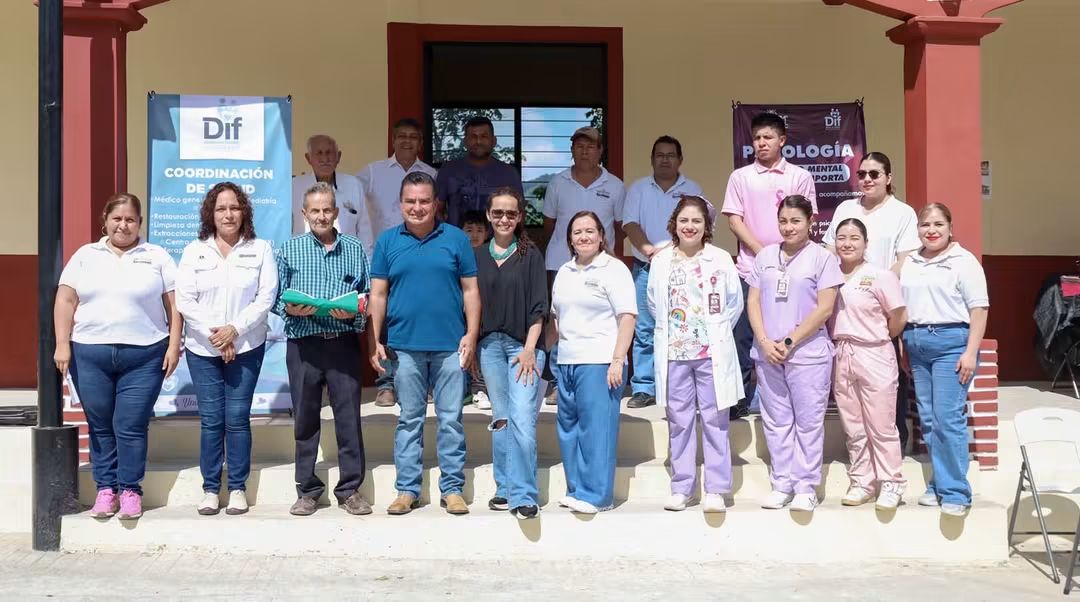 Realizan jornada de salud y entregan mobiliario para la junta auxiliar de Jalapilla.