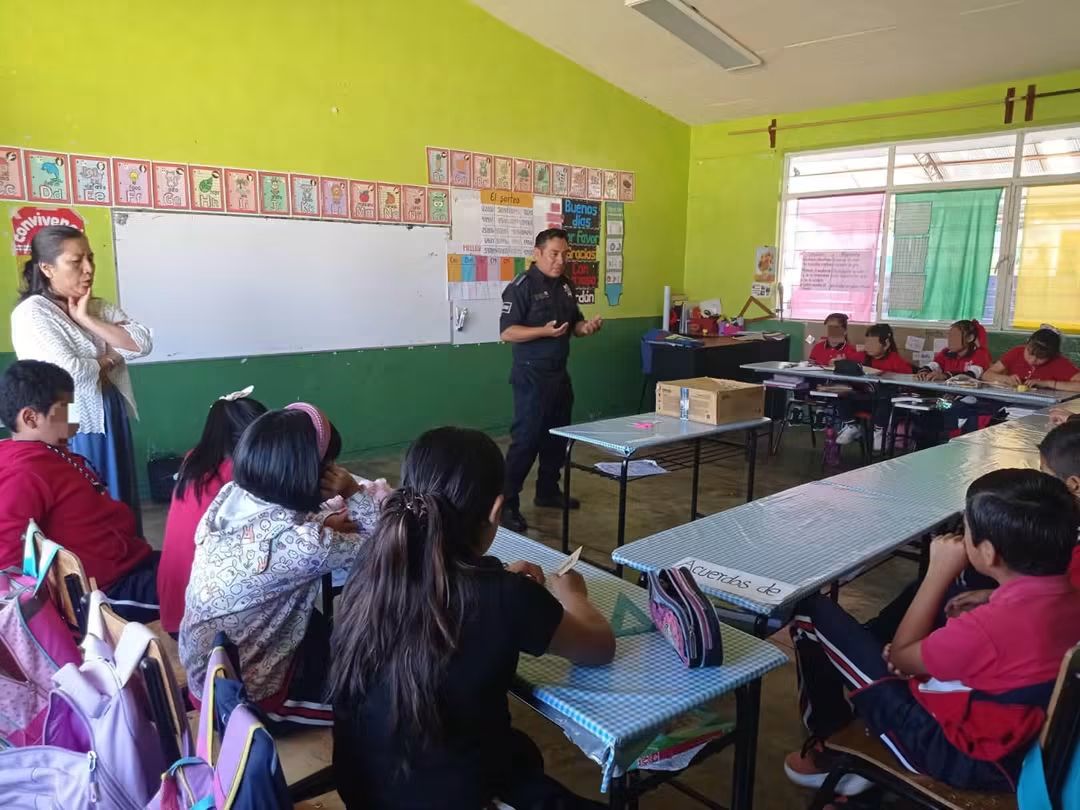 REALIZAN TALLER GUARDIANES DE LA COMUNIDAD: CONOCIENDO A NUESTROS POLICIAS EN LA PRIMARIA MIGUEL HIDALGO