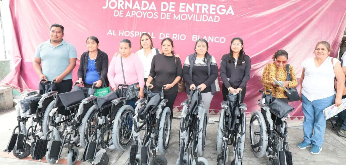 Beneficencia Pública entrega 126 apoyos de movilidad al Hospital de Río Blanco